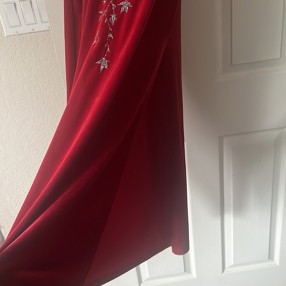 Red Sleeveless Evening Dress w Silver Embroidered Floral Front Vintage Ball gown - Picture 7 of 7